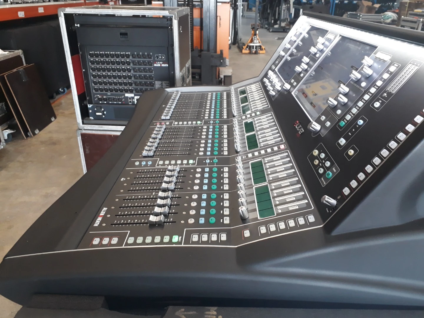Allen & Heath DLIVE S5000