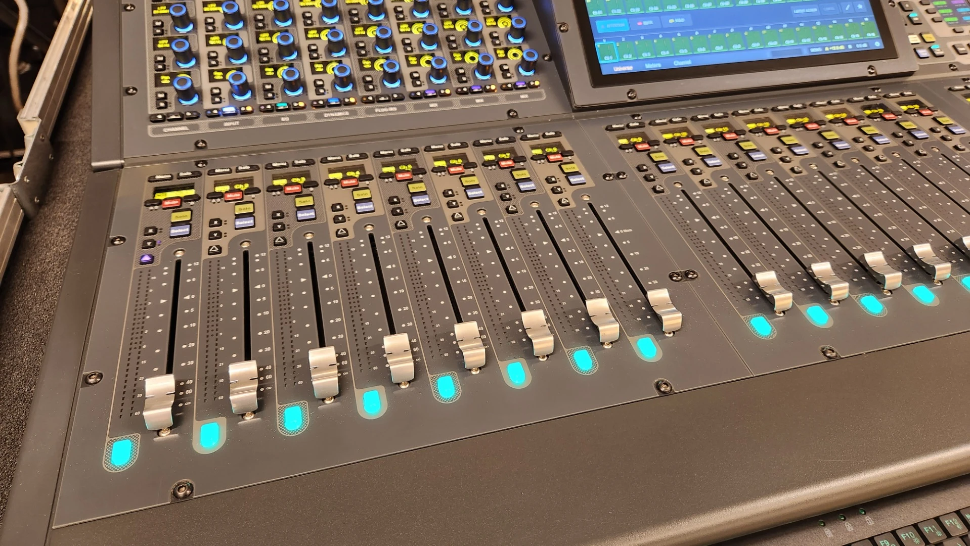 Avid Venue S6L-24C