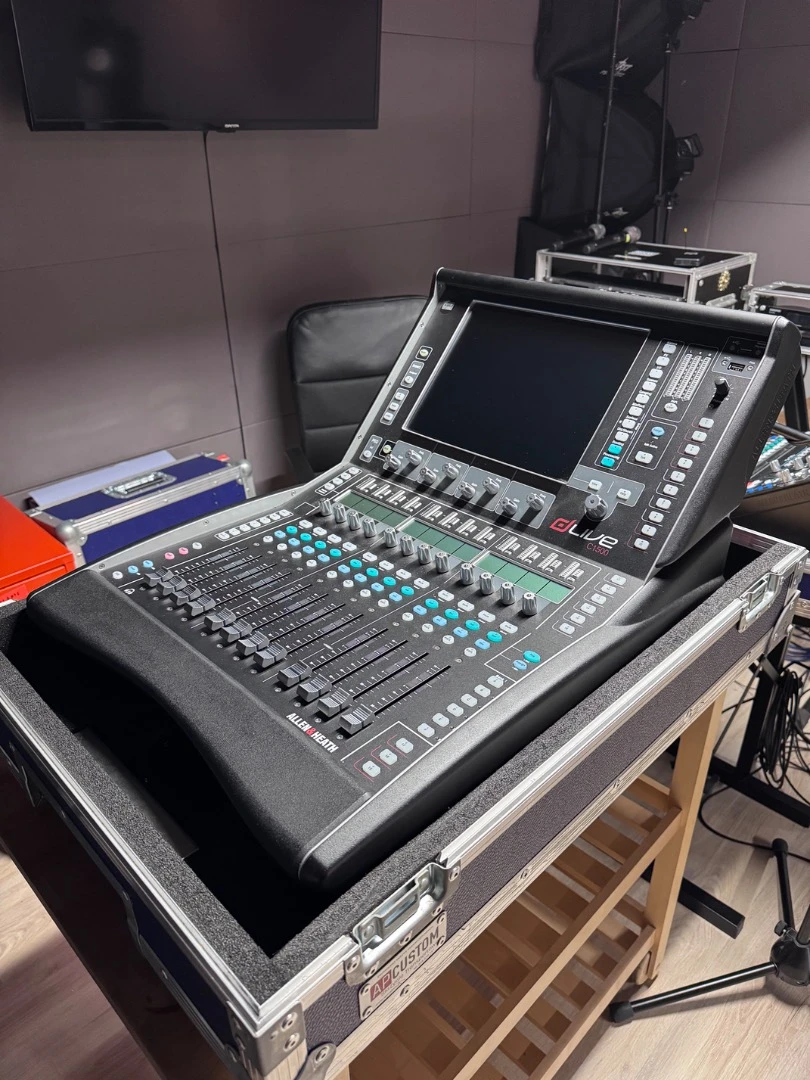 Allen & Heath C1500 + DM32