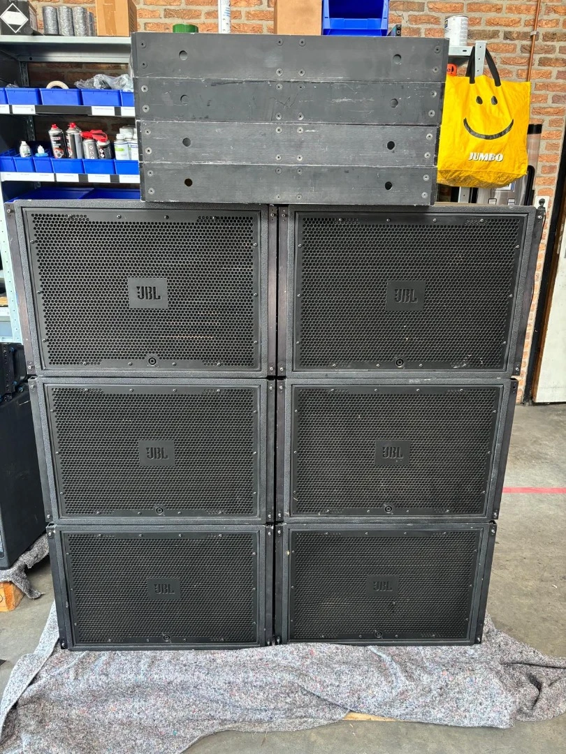 JBL VT4886