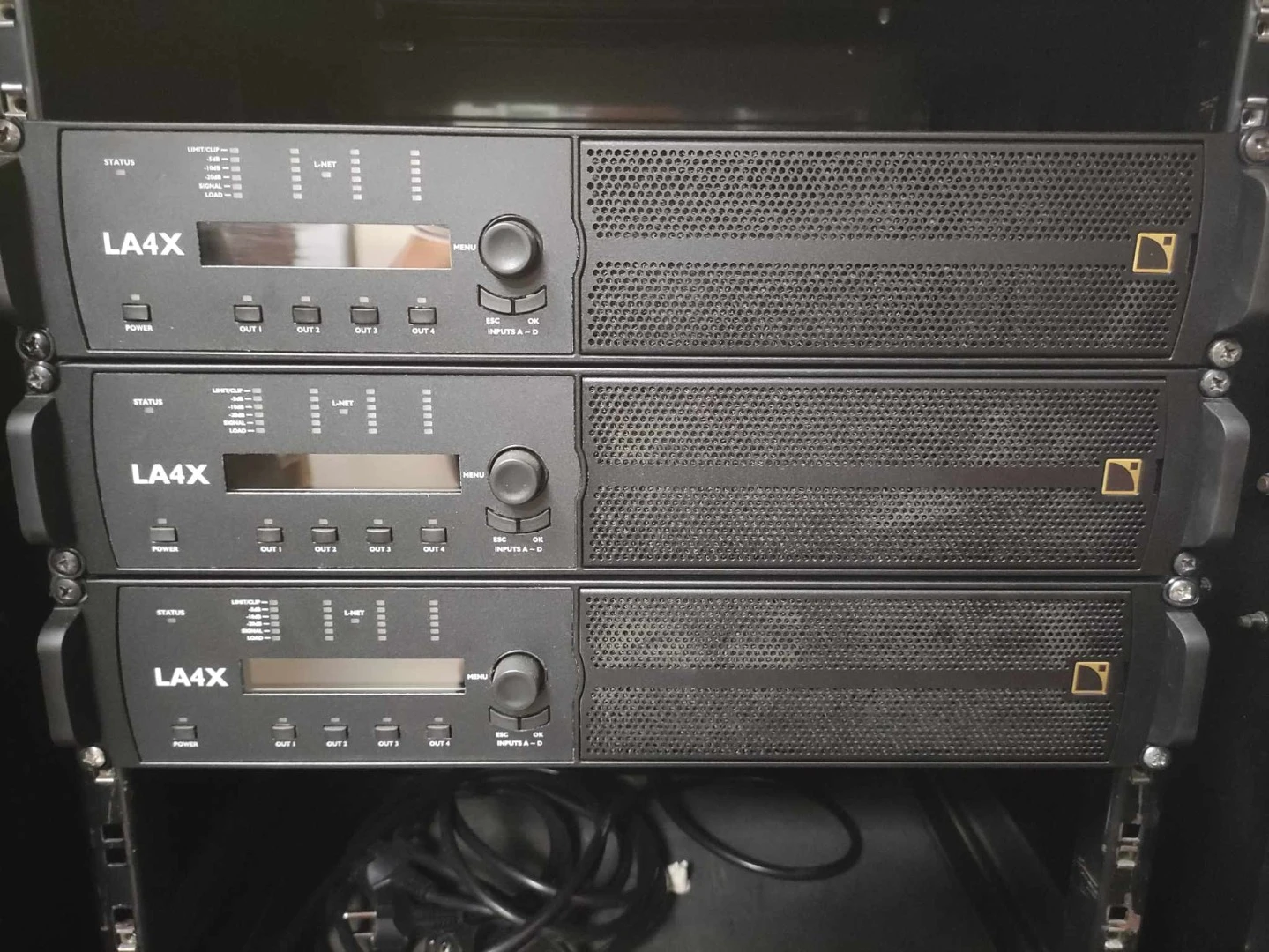 L-acoustics LA4X